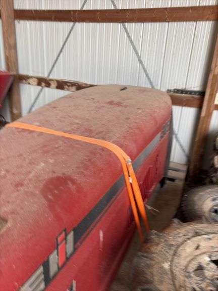 Case IH Magnum 305 Hood