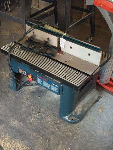 Bosch Router Table, like new