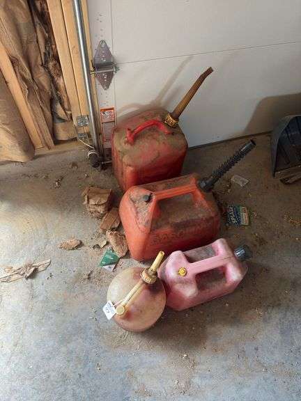 4 Gas Cans