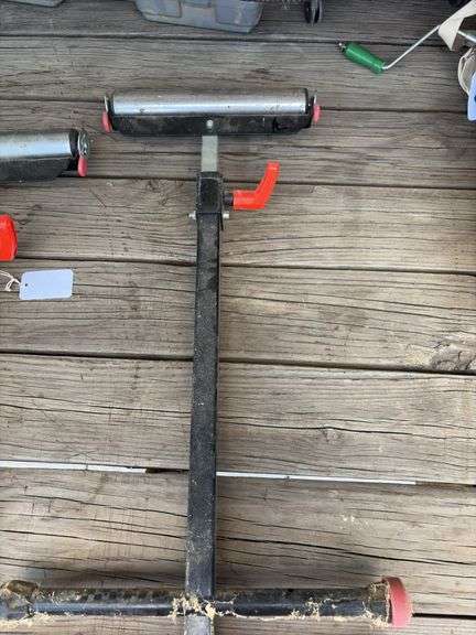 2 Adjustable Rolling Stands