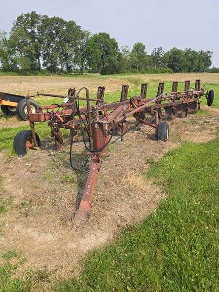 8 Bottom Massey Ferguson Plow