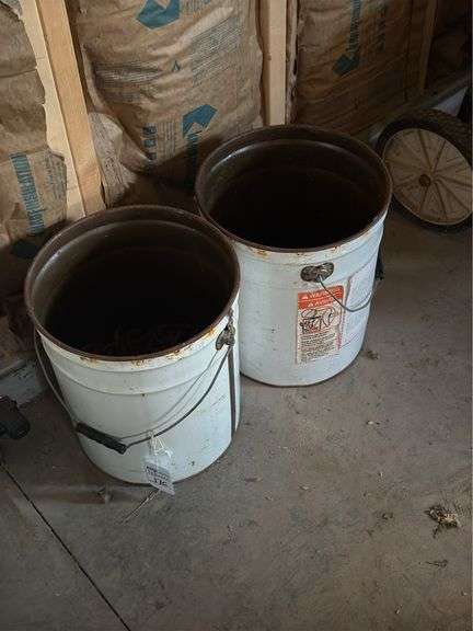 2 Buckets of Small Chains