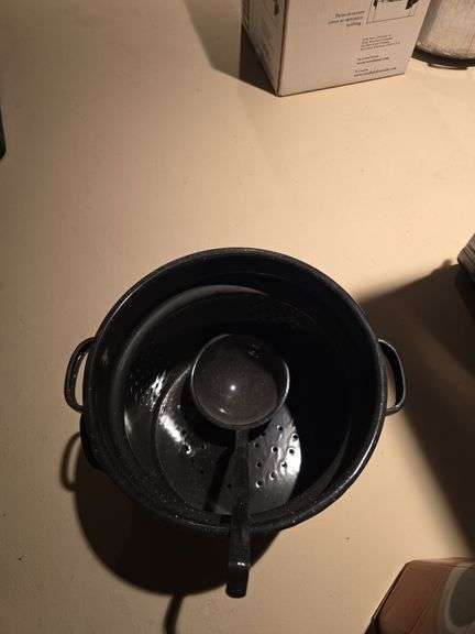 Granite pot with strainer and ladle