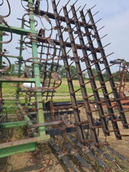 John Deere 960 Field Cultivator, rear hitch, S-Tine, 5 Bar Harrow, 30ft.