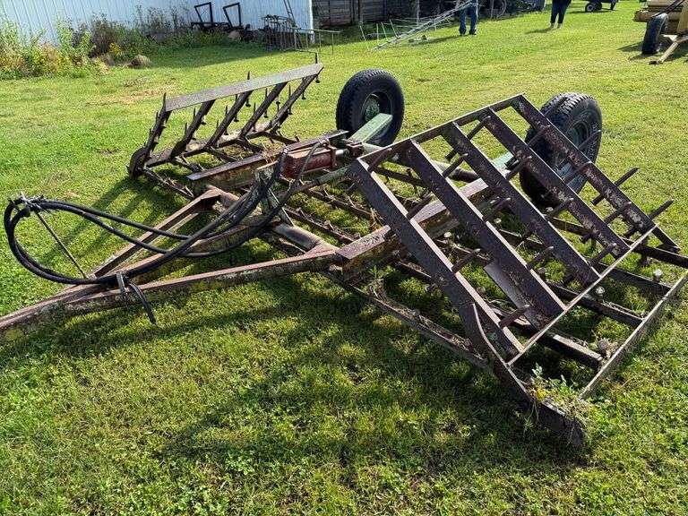 16' Harrigator hydraulic lift