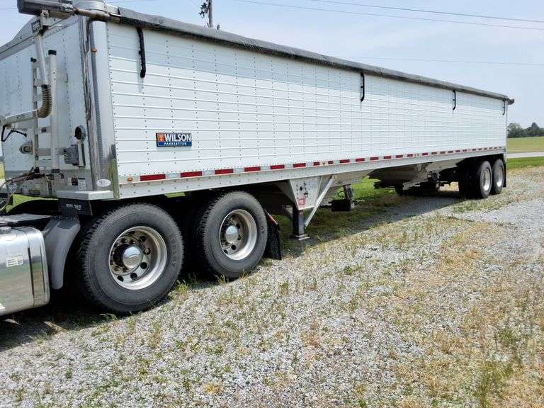 2018 Wilson Pacesetter Hopper Bottom Semi Trailer, 41ft,  Electric Tarp, New Tarp 3 years ago, automatic hoppers with remote, Ag Hoppers, 11R22.5, like new rear tires, vin 1W14422A8J2269611.