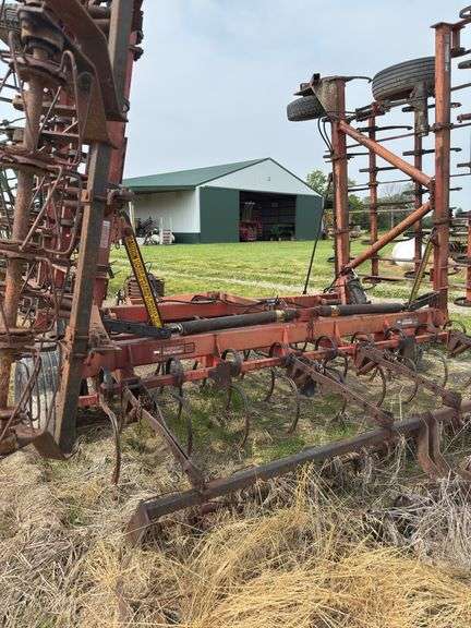 Mckee S-Tine Field Cultivator, 28ft, Double Basket, 6 front weights