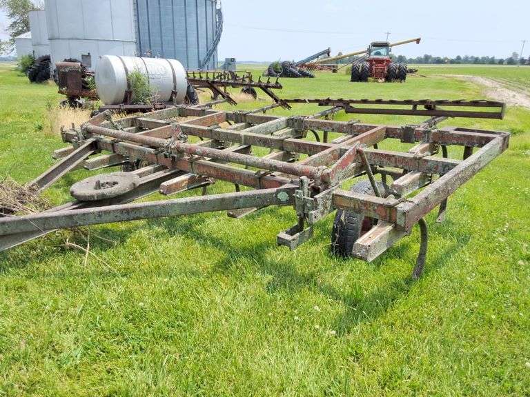 17 Shank Chisel Plow with harrow