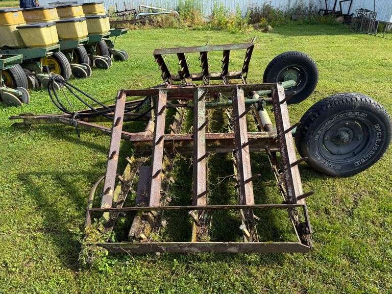 16' Harrigator hydraulic lift