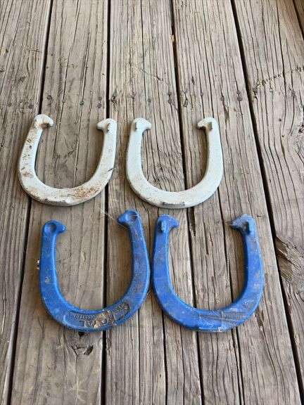 4 Horseshoes