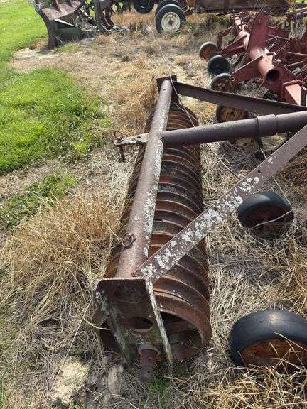 Pull Type 8ft Roller.