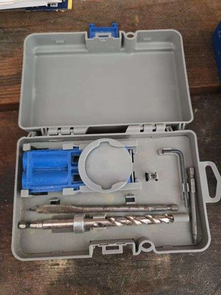 Kreg Jig R3  with jig shelf, side jig, level, and drill bit kit