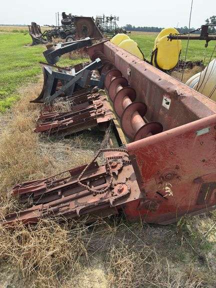 IH Corn head for parts