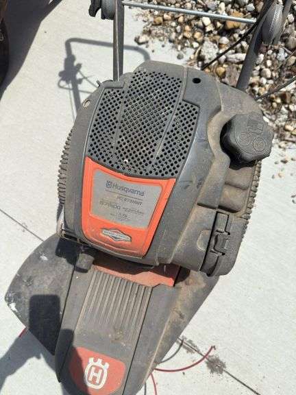 Husqvarna HU675 Weedeater