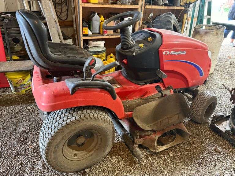 Simplicity Broadmoor riding mower 581 hrs. 44" deck 22hp engine