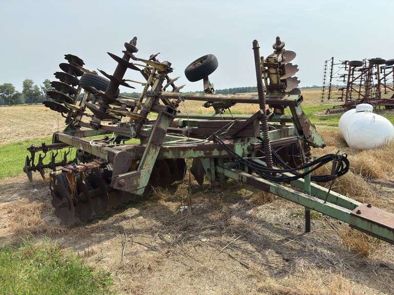 John Deere Disc with rear hitch