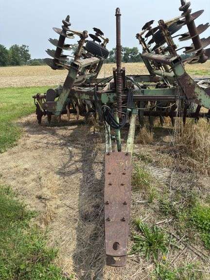 John Deere Disc with rear hitch