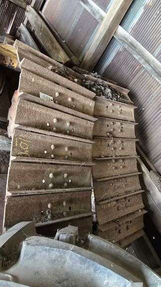 Set of Tracks off Case Combine