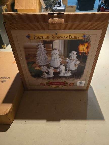 Porcelain snowman family