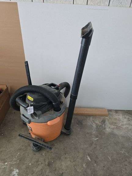 Rigid 12 gallon shop-vac, with attachments