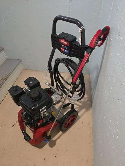 New Briggs and Stratton Power flow dual mode cleaning power washer with wand, gas engine