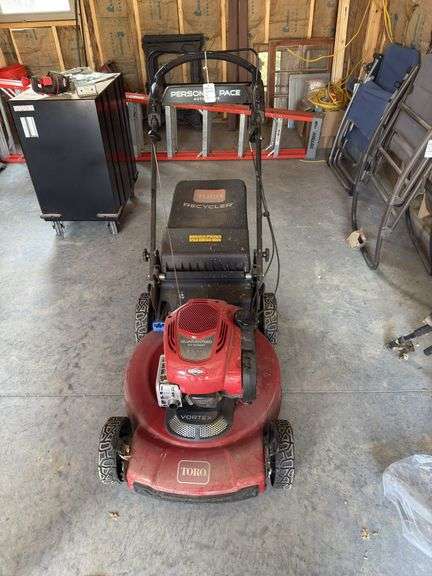 Toro Auto Drive Push Mower, 163CC, Self Propelled, 1 year old, like new