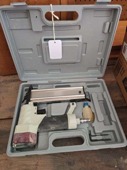 Tool Shop 18 Gauge Air Brad Nailer
