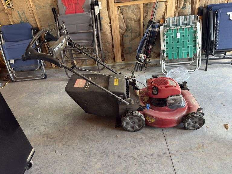 Toro Auto Drive Push Mower, 163CC, Self Propelled, 1 year old, like new