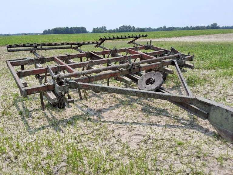 17 Shank Chisel Plow with harrow