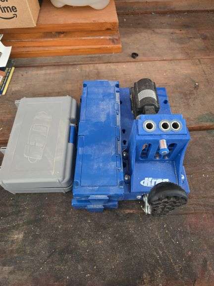 Kreg Jig R3  with jig shelf, side jig, level, and drill bit kit