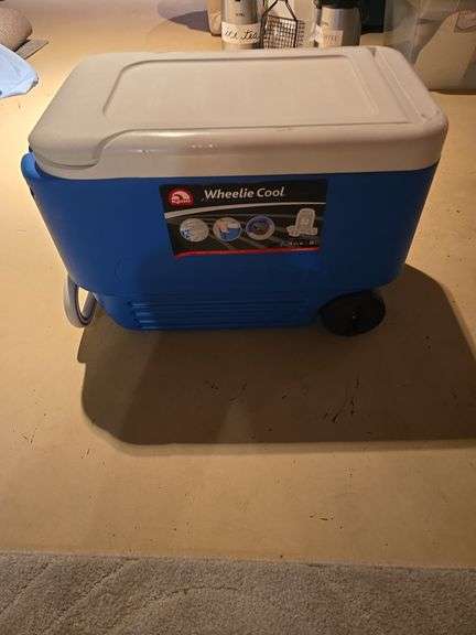 Wheelie cooler