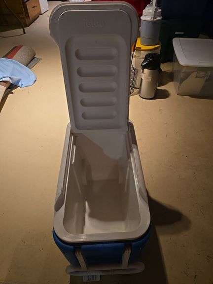 Wheelie cooler