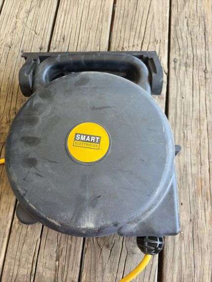 Retractable Air Hose, 3 way plug
