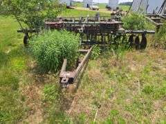 John Deere 1710 15 Shank Chisel Plow, 8 front weights