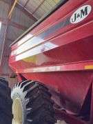 2018 J&M 750 Grain Cart, Roll Tarp, Hyd Tilt Spout, Big 1000pto, 18'' Auger, 30.5L-32, Camera, s/n- 1701425.