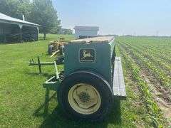 John Deere 8300 soybean/wheat drill 13' wide 7" spacing