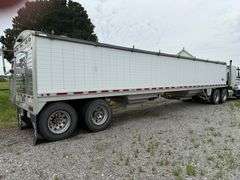 2018 Wilson Pacesetter Hopper Bottom Semi Trailer, 41ft,  Electric Tarp, New Tarp 3 years ago, automatic hoppers with remote, Ag Hoppers, 11R22.5, like new rear tires, vin 1W14422A8J2269611.