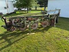 Oliver 5 bottom moldboard plow 3pt.