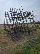 John Deere 960 Field Cultivator, rear hitch, S-Tine, 5 Bar Harrow, 30ft.