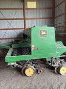 John Deere 750 Wheat Drill, 15ft, Front Dolly Wheels, 7 1/2'' spacing, s/n- NOO750X016600.