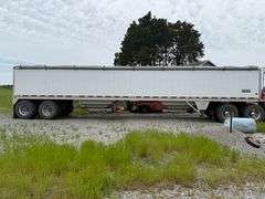 2018 Wilson Pacesetter Hopper Bottom Semi Trailer, 41ft,  Electric Tarp, New Tarp 3 years ago, automatic hoppers with remote, Ag Hoppers, 11R22.5, like new rear tires, vin 1W14422A8J2269611.