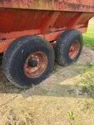 UFT Grain Cart, Tandem Axle, 700 bushel, small 1000pto, 2 remotes, Roll Tarp