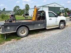2011 Chevrolet 3500HD 4wd Flat Bed Truck, 94,356 miles, 6.6ltr diesel, 1 Ton Dually, 11ft Bed, Automatic, Gooseneck Ball Hitch, 94,000 miles, single cab, side job boxes vin 1GB3KZCL5BF145864.