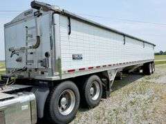 2018 Wilson Pacesetter Hopper Bottom Semi Trailer, 41ft,  Electric Tarp, New Tarp 3 years ago, automatic hoppers with remote, Ag Hoppers, 11R22.5, like new rear tires, vin 1W14422A8J2269611.