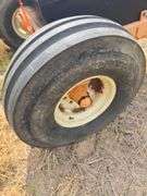 Hurricane 140R Hyd. Blade, Hyd. Tilt, 3 remotes, Good Tires, Rear Weight Box