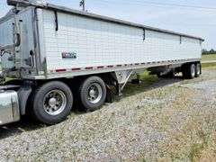 2018 Wilson Pacesetter Hopper Bottom Semi Trailer, 41ft,  Electric Tarp, New Tarp 3 years ago, automatic hoppers with remote, Ag Hoppers, 11R22.5, like new rear tires, vin 1W14422A8J2269611.