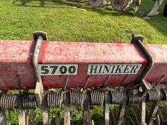 Hiniker 5700 rotary hoe 6 row & 1 owner
