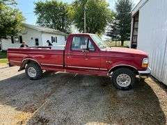 1994 Ford F150 pickup truck 125,241 miles, runs & drives, reg cab, 8' bed Maroon vin 1FTEF15N9RNA19130.
