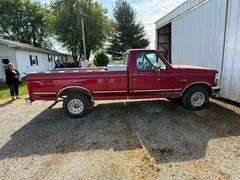 1994 Ford F150 pickup truck 125,241 miles, runs & drives, reg cab, 8' bed Maroon vin 1FTEF15N9RNA19130.