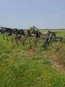 John Deere 1710 13 Shank, no disc blades,  12 front weights, with rear hitch